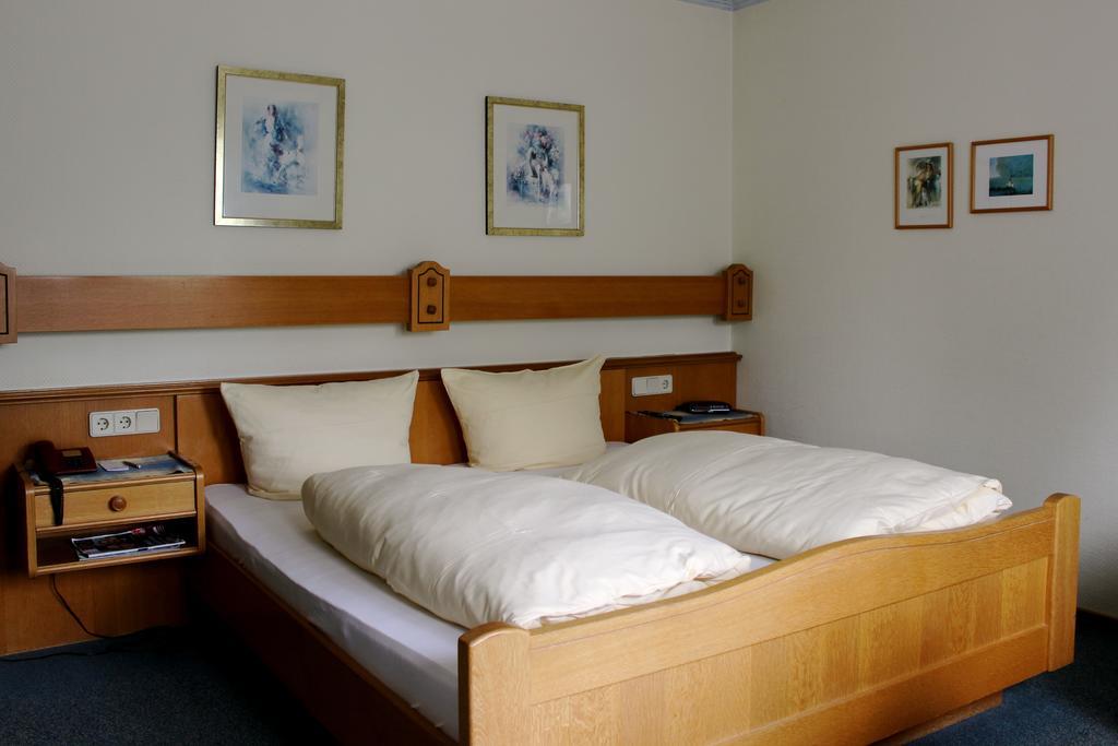 Hotel Schinderhannes Sohren Exterior photo
